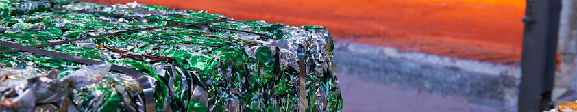 Zerkleinerter Aluminiumschrott in Blöcken