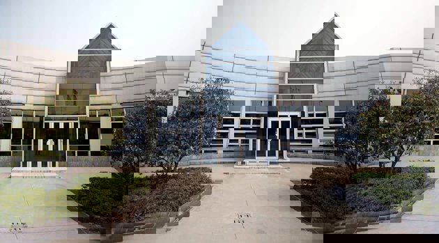 Entrance of Hydro's Suzhou plant in China