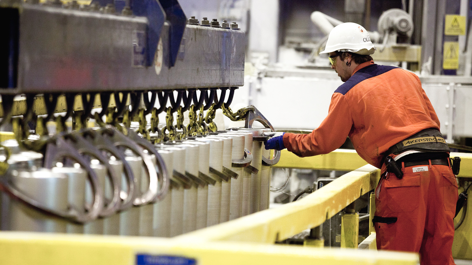 Employee in the casthouse at Hydro's Sunndal plant in Norway